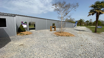 batiment du golf de pau vue de l exterieur, un projet accompagne par tokonoma agency assistance a maitre d ouvrage